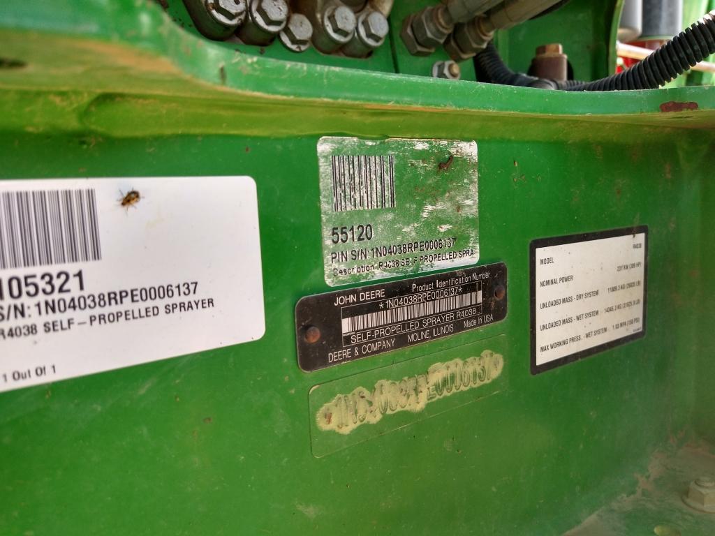 2014 John Deere R4038 Self-Propelled Sprayer