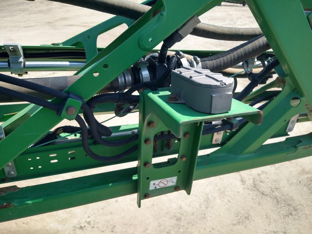2014 John Deere R4038 Self-Propelled Sprayer