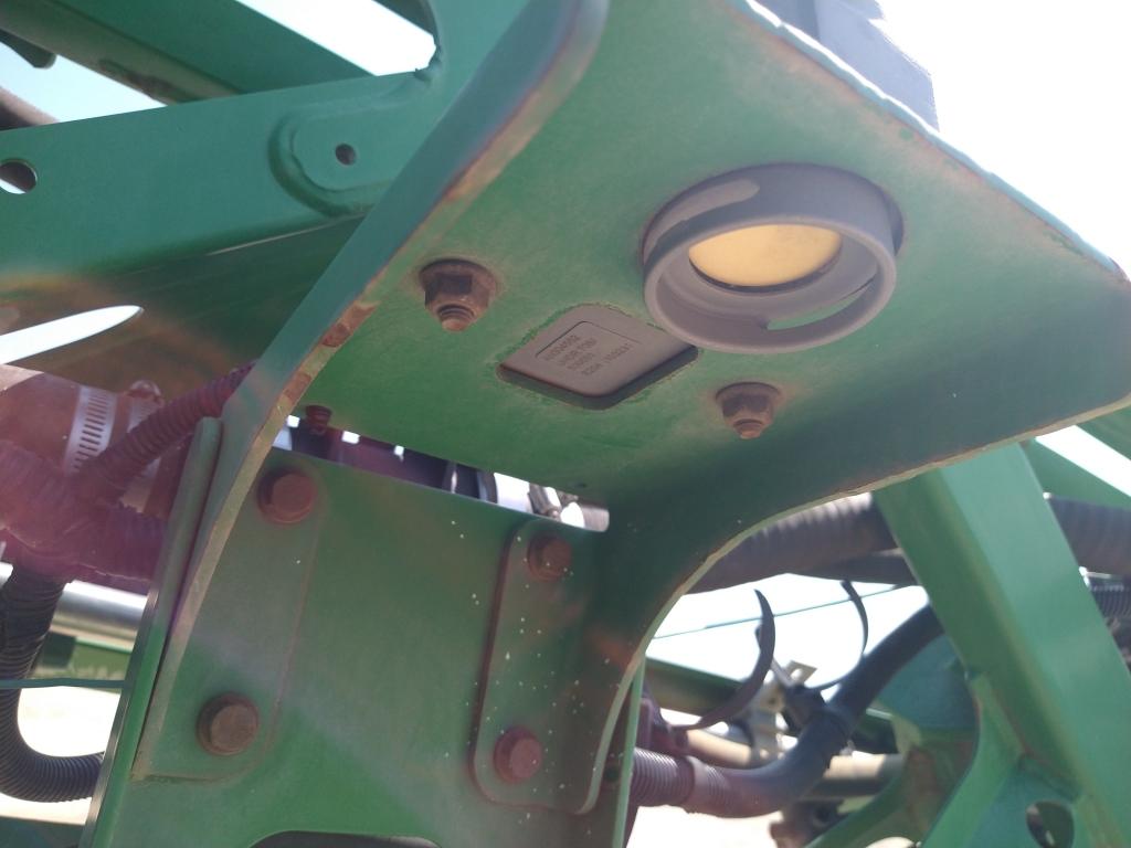 2014 John Deere R4038 Self-Propelled Sprayer