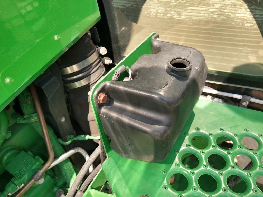 2014 John Deere R4038 Self-Propelled Sprayer