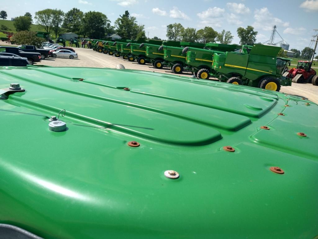 2014 John Deere R4038 Self-Propelled Sprayer