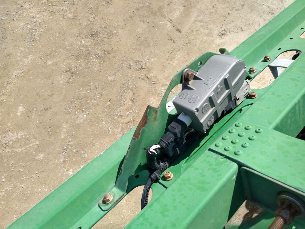 2014 John Deere R4038 Self-Propelled Sprayer