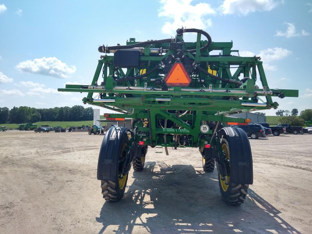 2014 John Deere R4038 Self-Propelled Sprayer