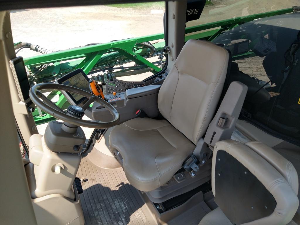 2014 John Deere R4038 Self-Propelled Sprayer
