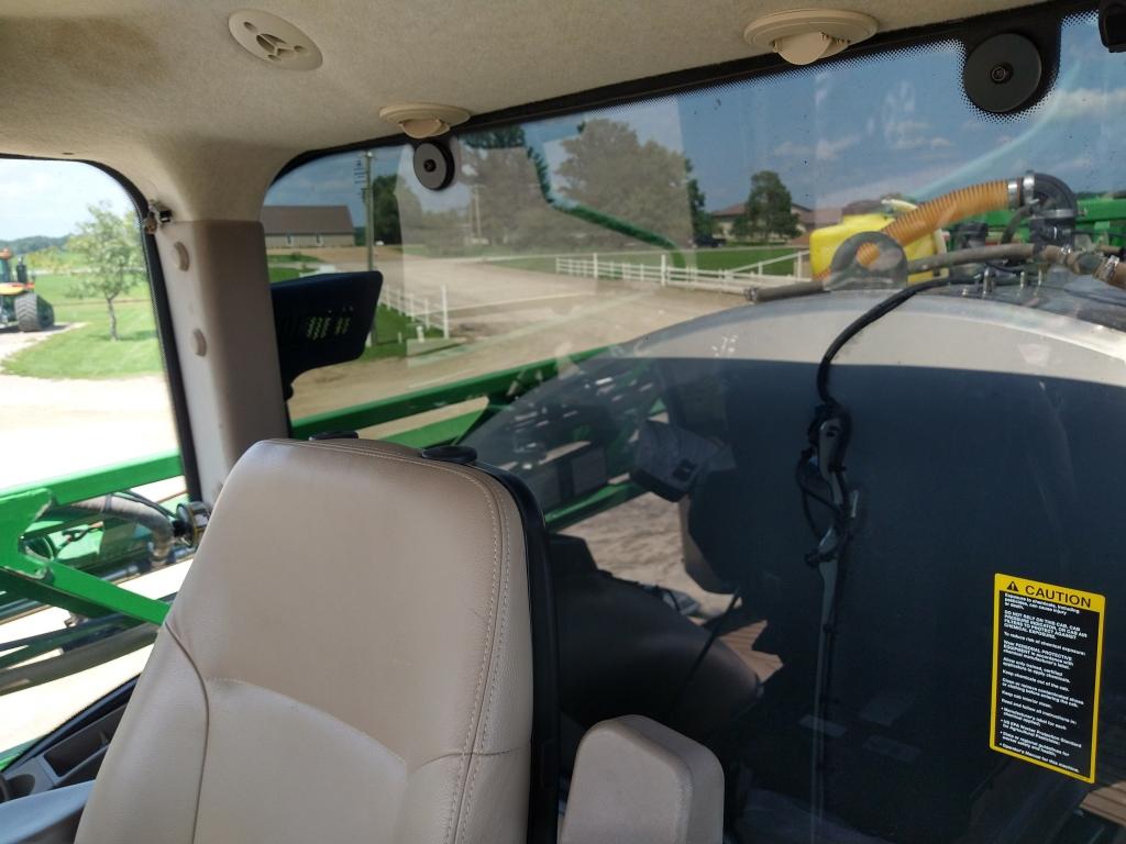 2014 John Deere R4038 Self-Propelled Sprayer