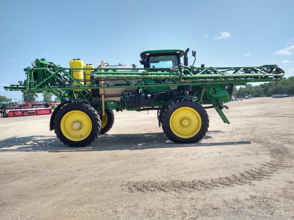 2014 John Deere R4038 Self-Propelled Sprayer