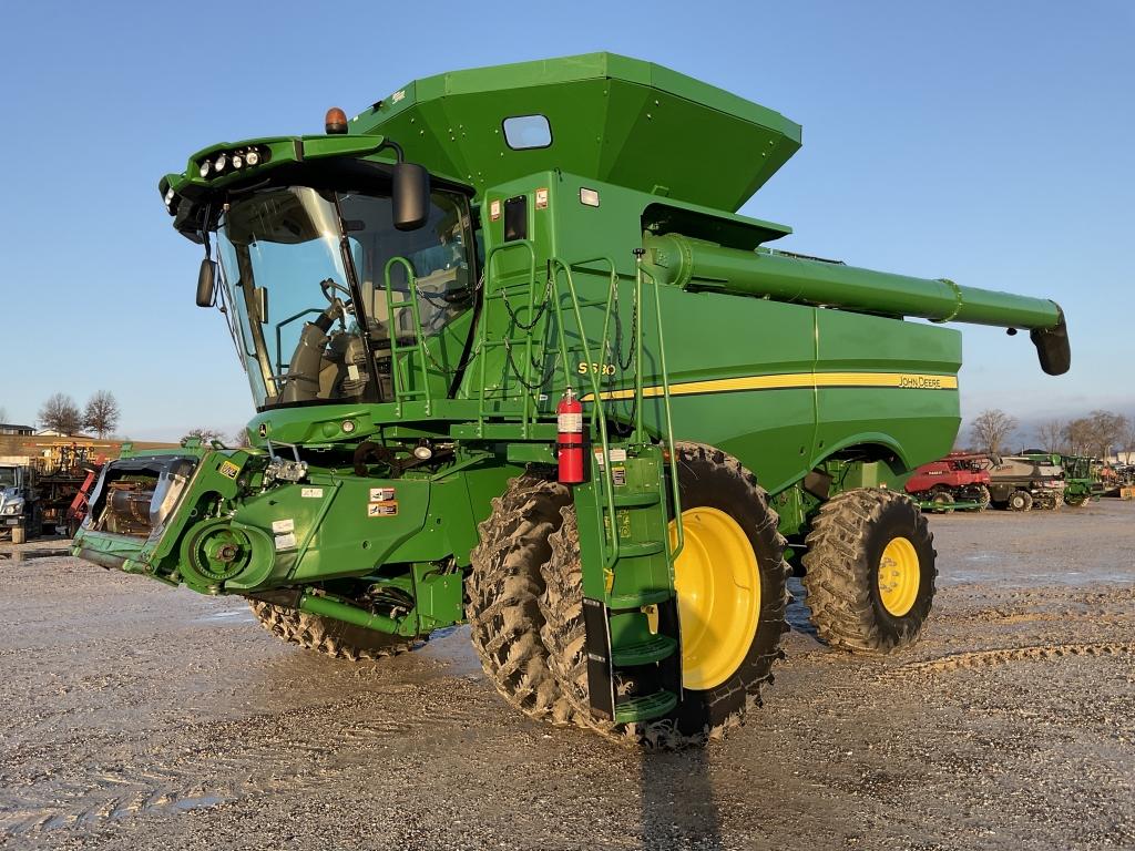 2014 John Deere S680 2wd Combine