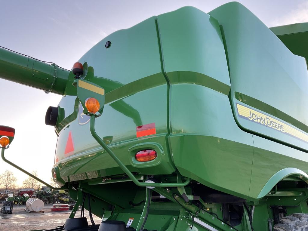 2014 John Deere S680 2wd Combine