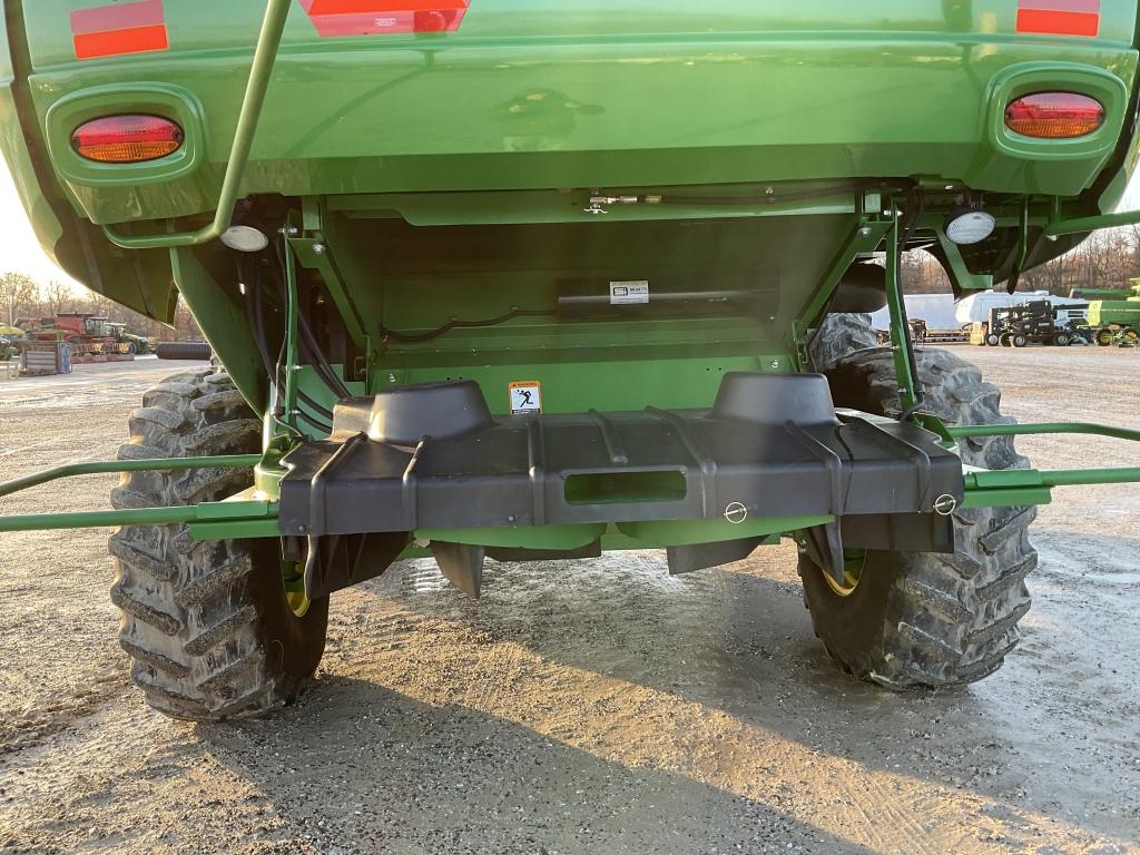 2014 John Deere S680 2wd Combine