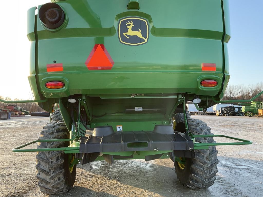 2014 John Deere S680 2wd Combine