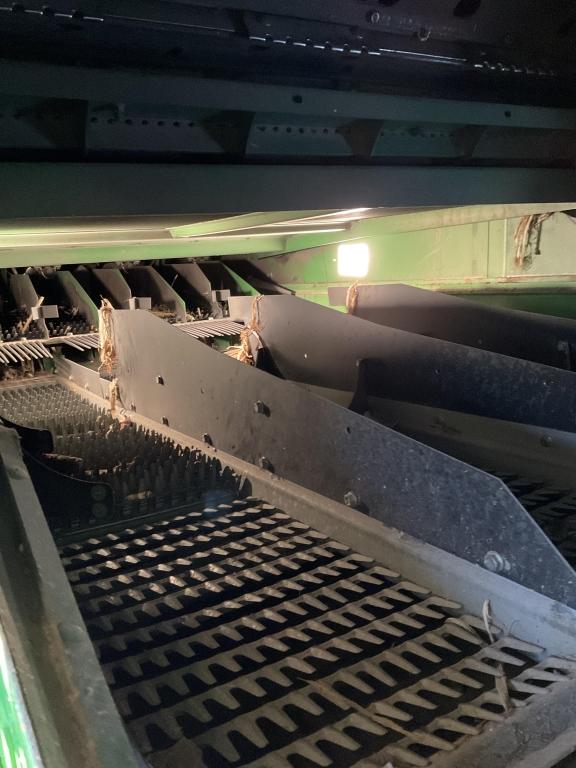 2014 John Deere S680 2wd Combine