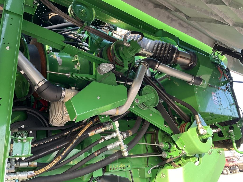 2014 John Deere S680 2wd Combine