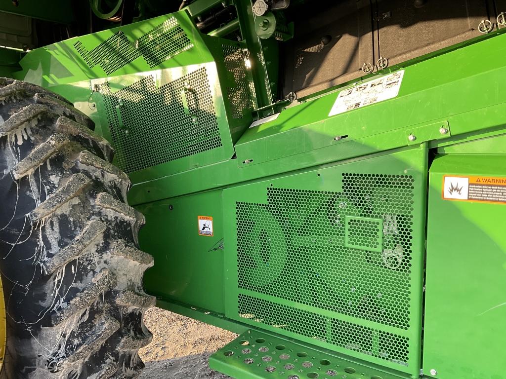 2014 John Deere S680 2wd Combine