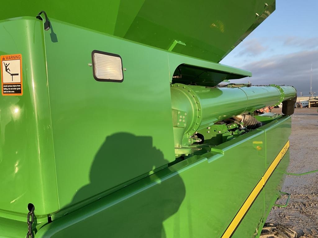 2014 John Deere S680 2wd Combine