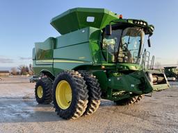 2014 John Deere S680 2wd Combine
