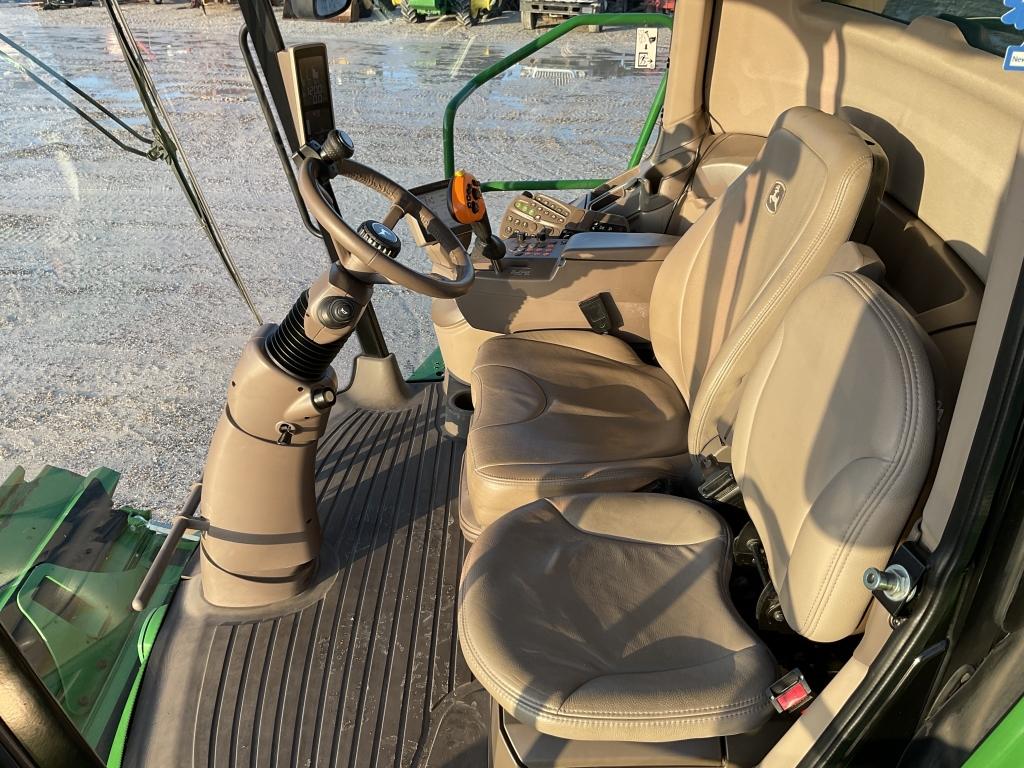 2014 John Deere S680 2wd Combine