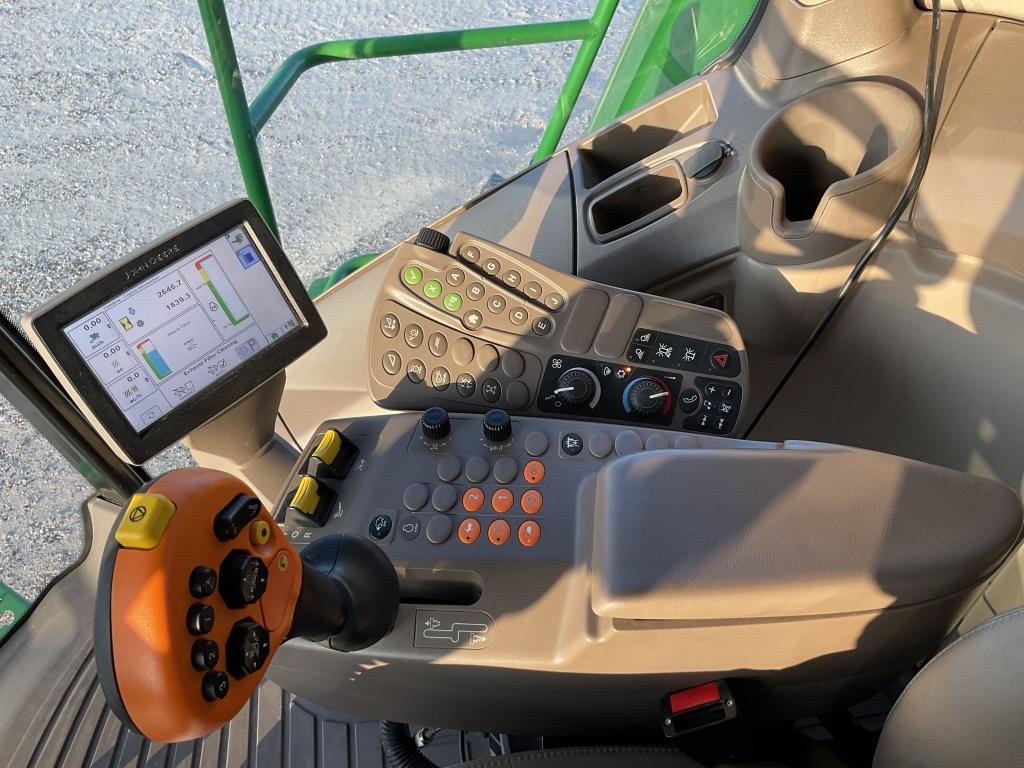 2014 John Deere S680 2wd Combine