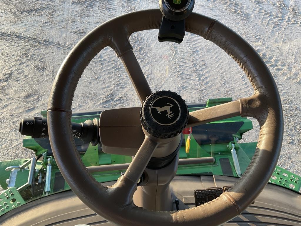 2014 John Deere S680 2wd Combine