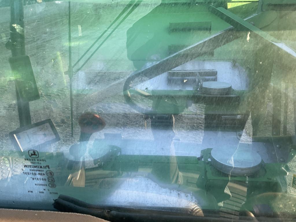 2014 John Deere S680 2wd Combine