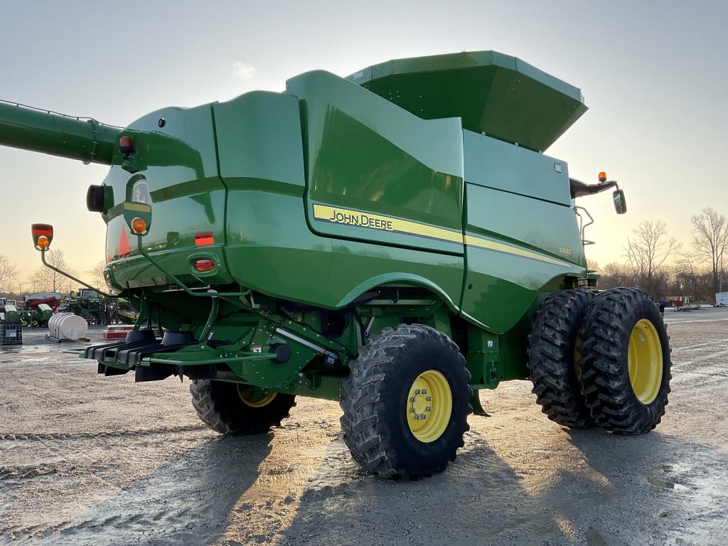 2014 John Deere S680 2wd Combine