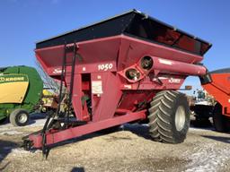 2006 Demco 1050 Grain Cart