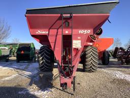 2006 Demco 1050 Grain Cart