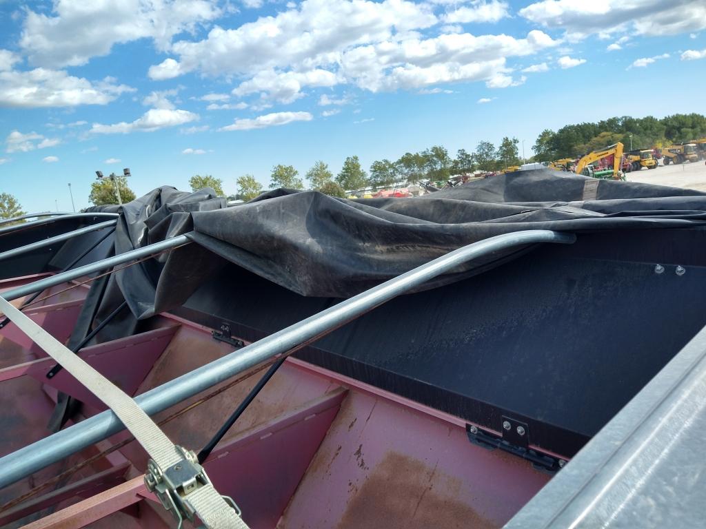 2006 Demco 1050 Grain Cart