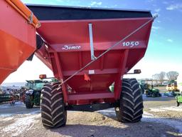 2006 Demco 1050 Grain Cart