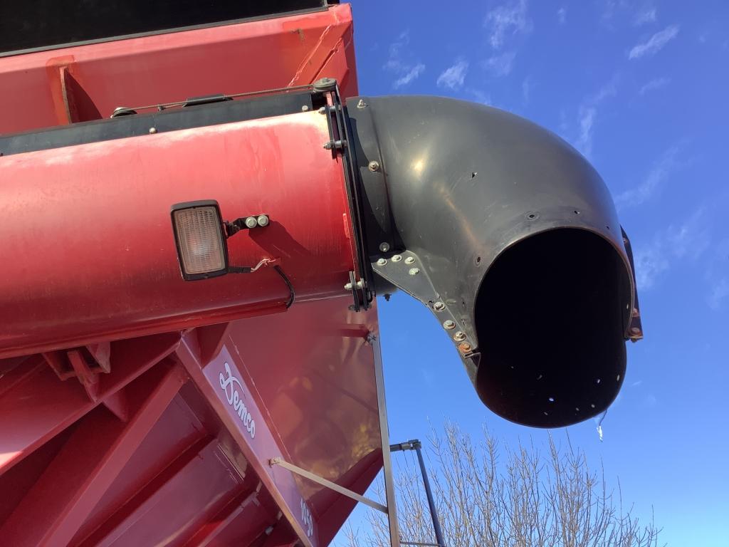 2006 Demco 1050 Grain Cart