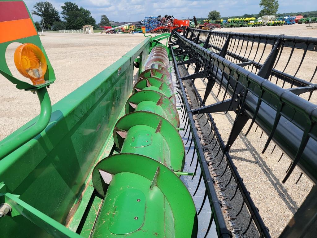2005 John Deere 630F Grain Platform