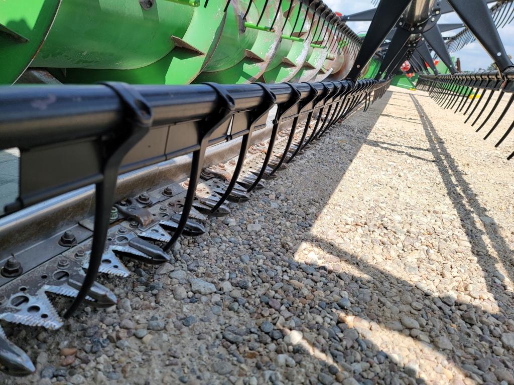 2005 John Deere 630F Grain Platform