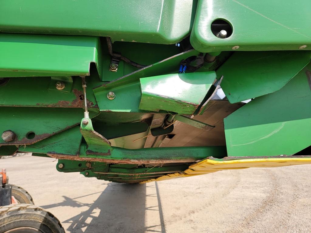 2005 John Deere 630F Grain Platform