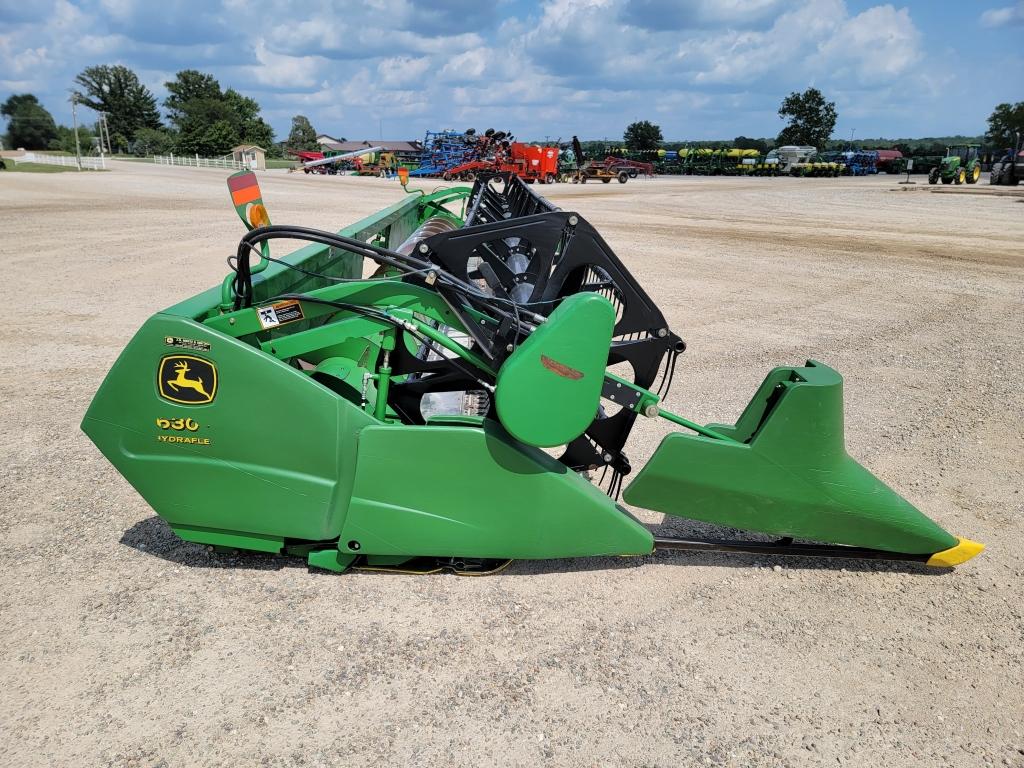 2005 John Deere 630F Grain Platform