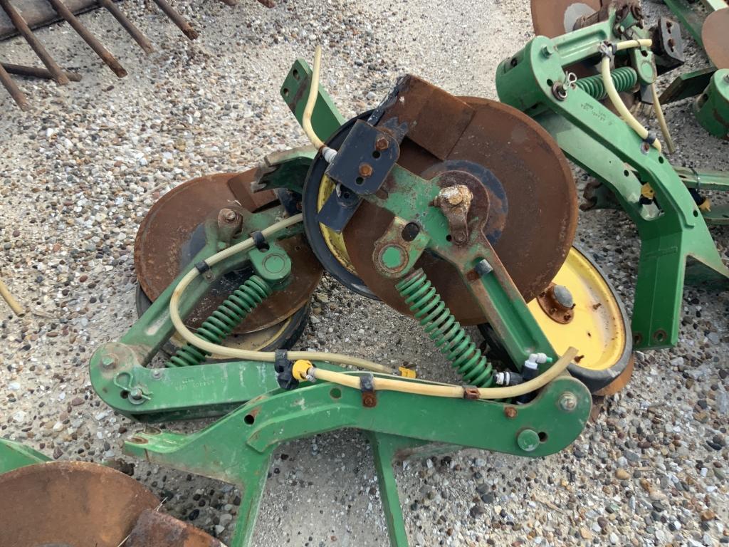 (16) John Deere Fertilizer Openers