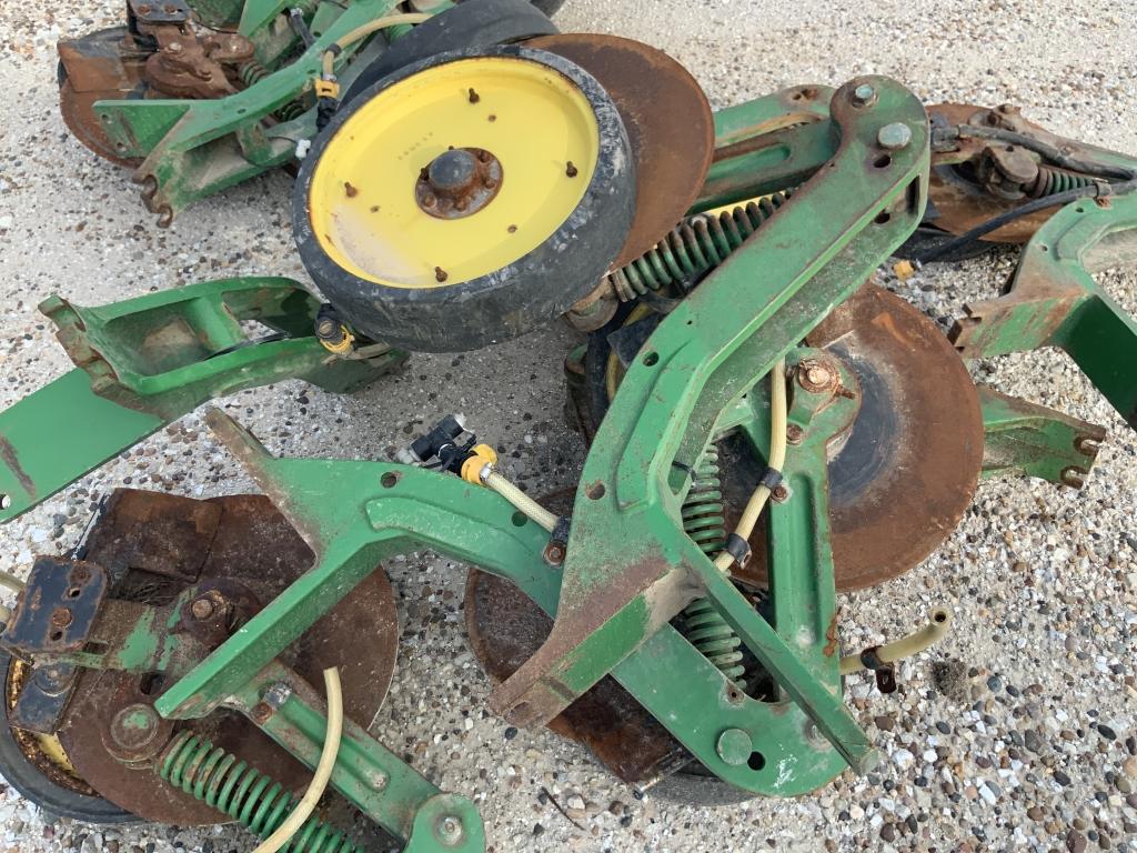 (16) John Deere Fertilizer Openers
