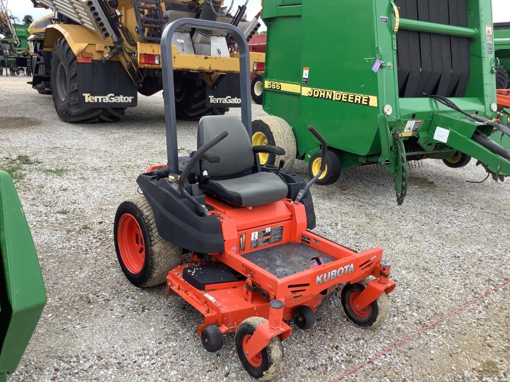 Kubota ZD1221 Lawn Mower