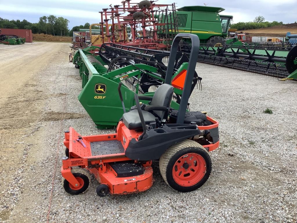 Kubota ZD1221 Lawn Mower