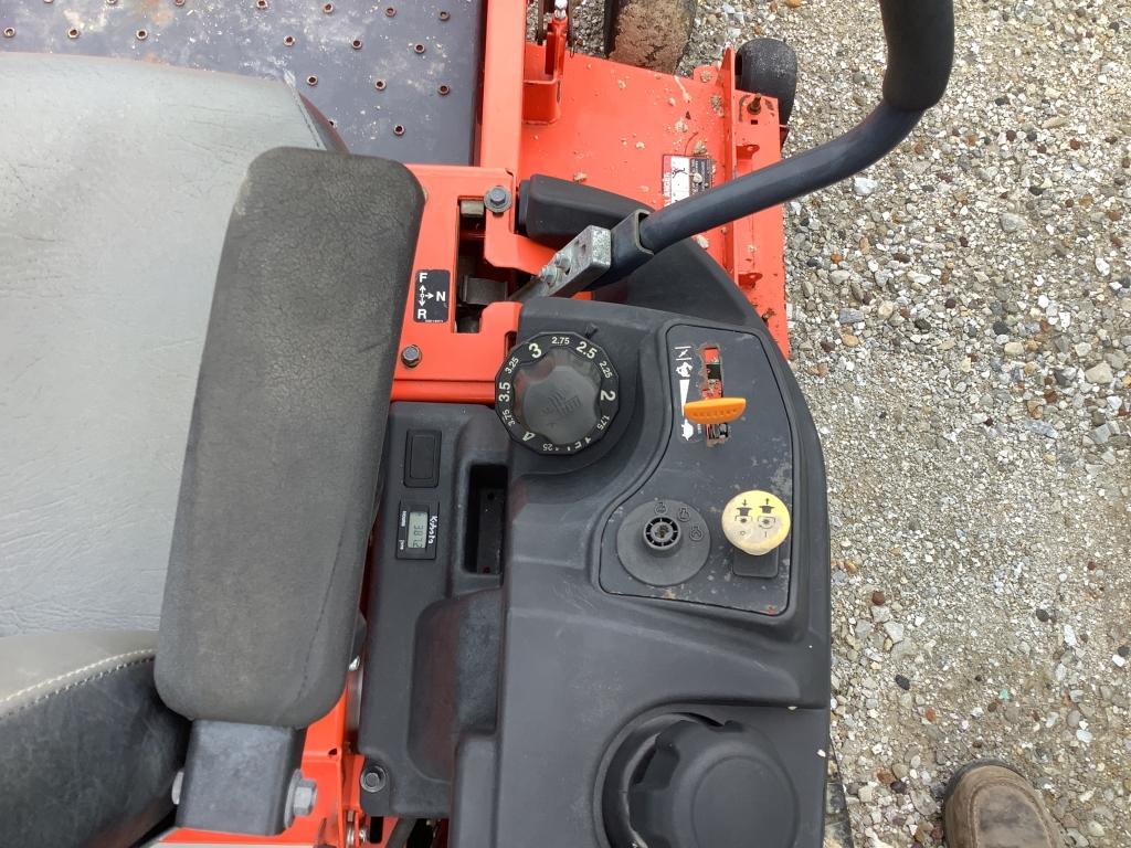 Kubota ZD1221 Lawn Mower