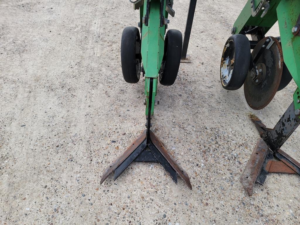 Sukup 4200 Folding Cultivator