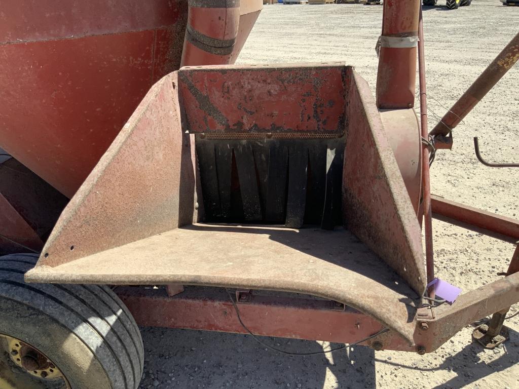 New Holland 352 Grinder Mixer