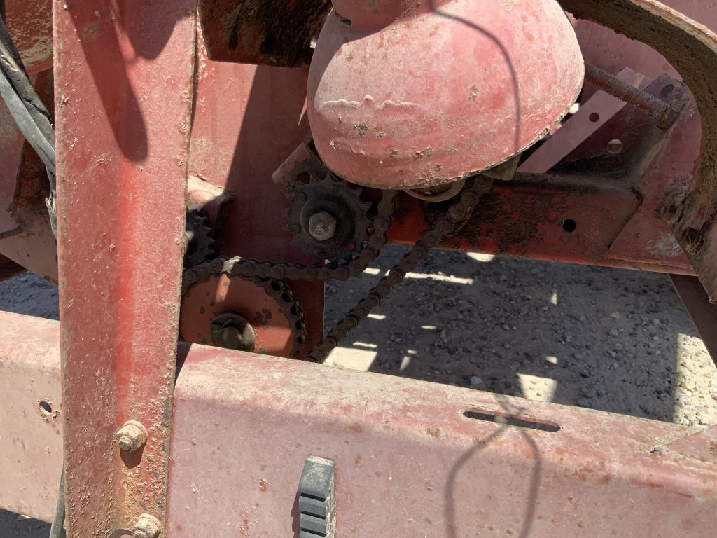 New Holland 352 Grinder Mixer