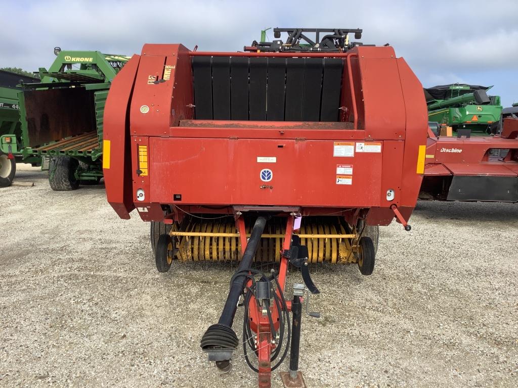 2004 New Holland BR770 Round Baler