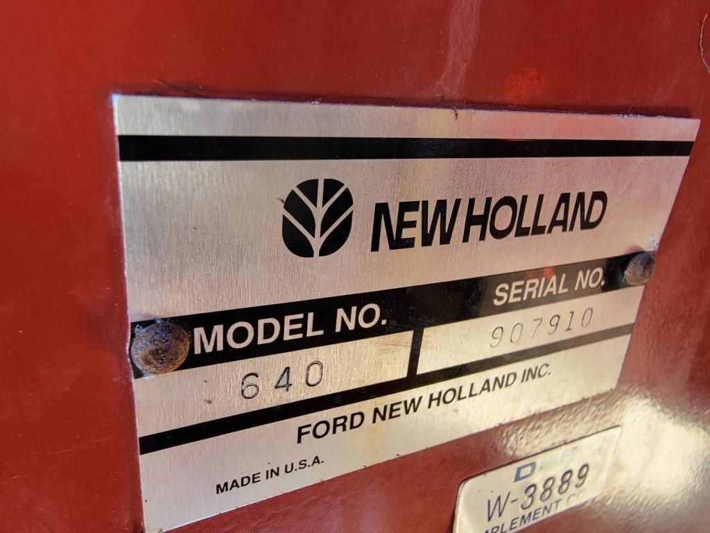 2004 New Holland BR770 Round Baler