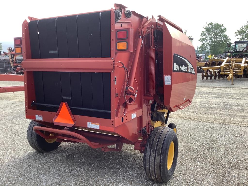 2004 New Holland BR770 Round Baler