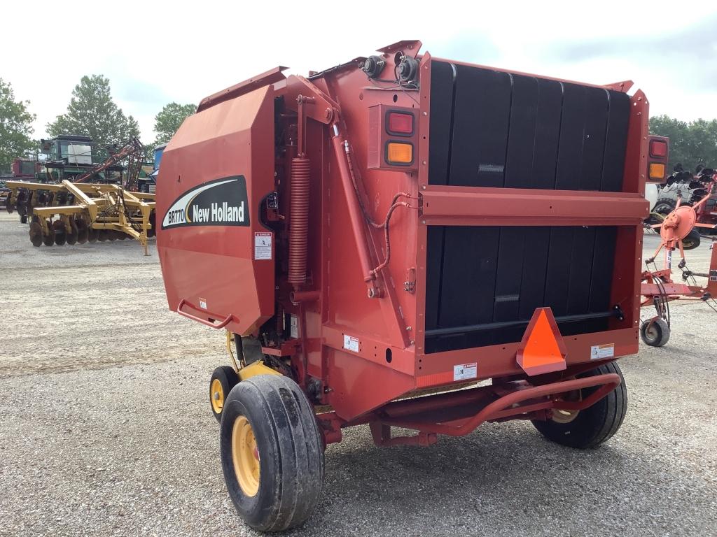2004 New Holland BR770 Round Baler