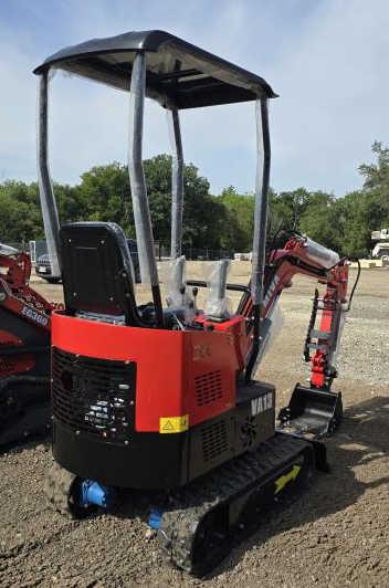 Mini Excavator w/ 16" Digging Bucket