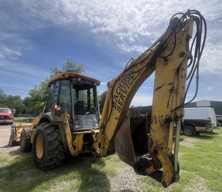 John Deere Back Hoe w/ Cab 4WD