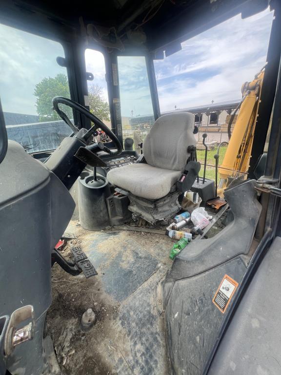 John Deere Back Hoe w/ Cab 4WD