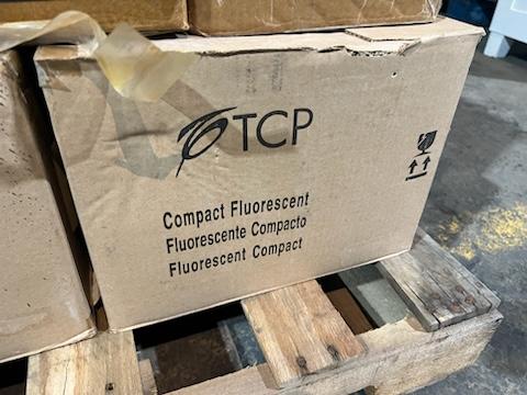 Pallet of Misc Light Bulbs