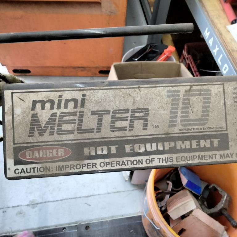 10 Gal. Mini Melter Asphalt Melter